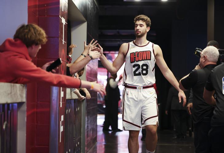 半场15分全场20+7+7，杨瀚森创个人最佳成绩，可球队加时输了（杨瀚森半场15分全场20+7+7创生涯新高，惜队加时仍告负）