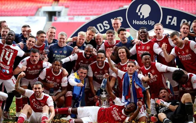 范晓冬谈邵佳一执教国足：能给本土教练施展的机会，足协英明（范晓冬：邵佳一执掌国足为本土教练提供舞台，称足协决策英明）