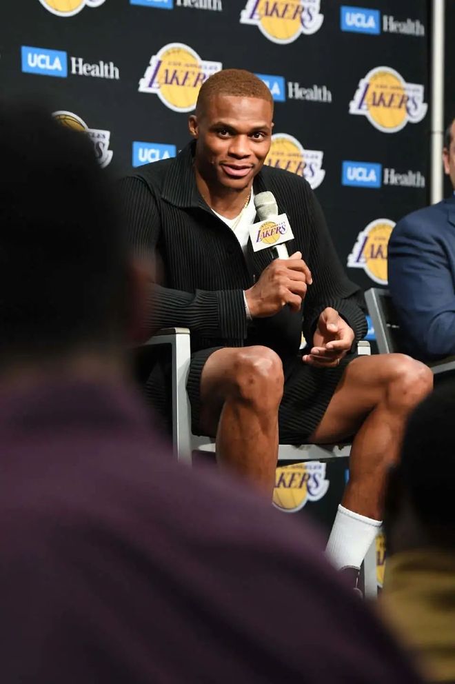 占尽优势却惨遭失利（优势在握仍惨败）