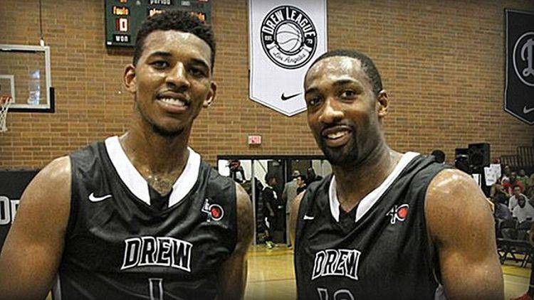 向余望谈冲超：感谢球迷和教练团队这一年的努力，我们做到了（向余望谈冲超成功：感谢球迷与教练组一年的付出，我们终于达成目标）