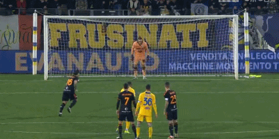 火力全开，巴萨本赛季联赛中已打入28球，仅次于拜仁（巴萨本季联赛已进28球，火力仅逊拜仁）