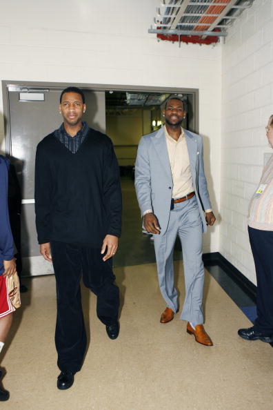 挪超前瞻：萨普斯堡德比战意十足，腓特烈斯塔作客欠缺火力（挪超展望：萨普斯堡德比斗志高涨，腓特烈斯塔客场火力不足）