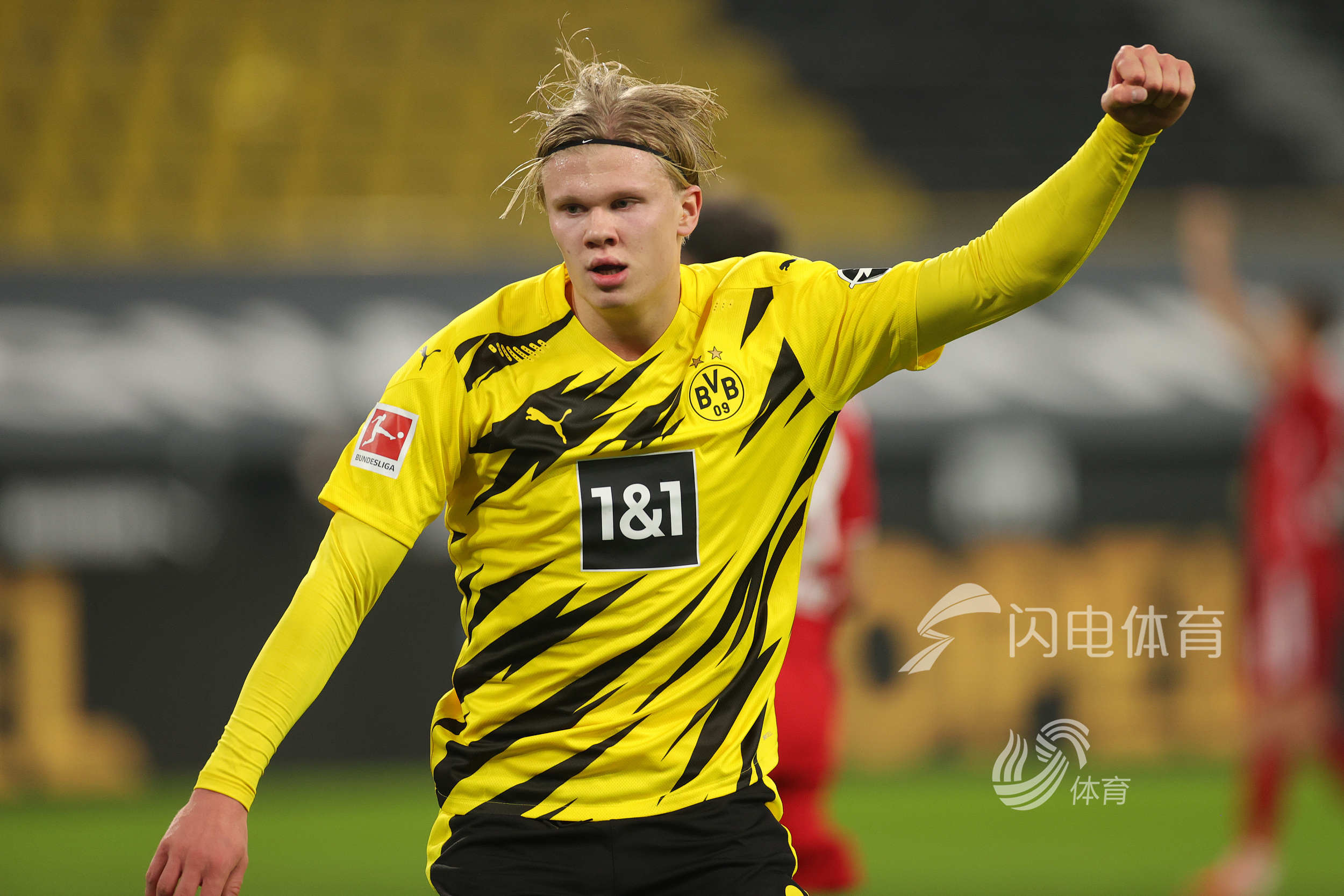 足球报：海牛欠薪3000万，前梅州主帅接替李霄鹏执教球队（足球报：海牛被曝欠薪3000万，前梅州主帅上任接棒李霄鹏）