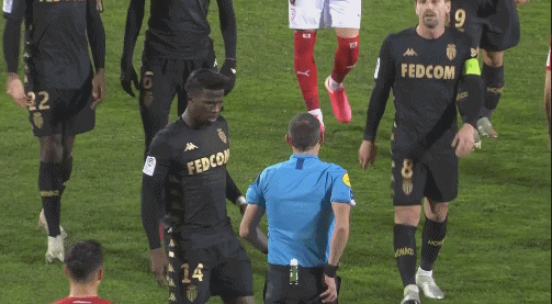 新援哈托身穿世俱杯冠军徽章球衣亮相，切尔西将持有4年