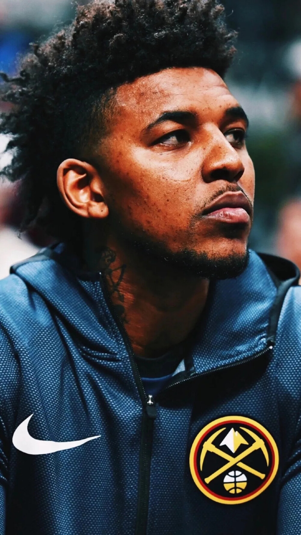 苏炳添官宣退役，中国田径一个时代落幕~祝福苏神未来一切都好！（苏炳添宣布退役：国田传奇谢幕，祝福苏神前程似锦！）