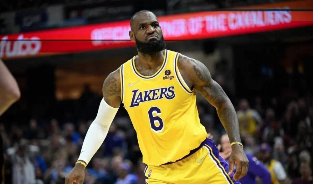 中超联赛总结：积分榜前三分析,（中超赛季盘点：积分榜前三名解析）