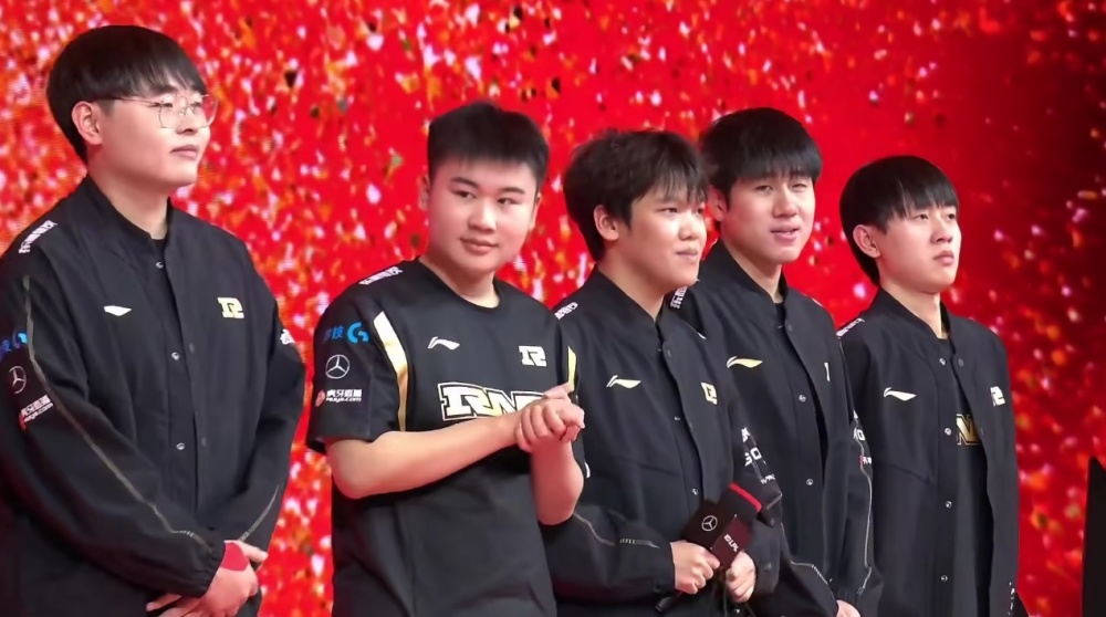 在现代足球 在现代足球